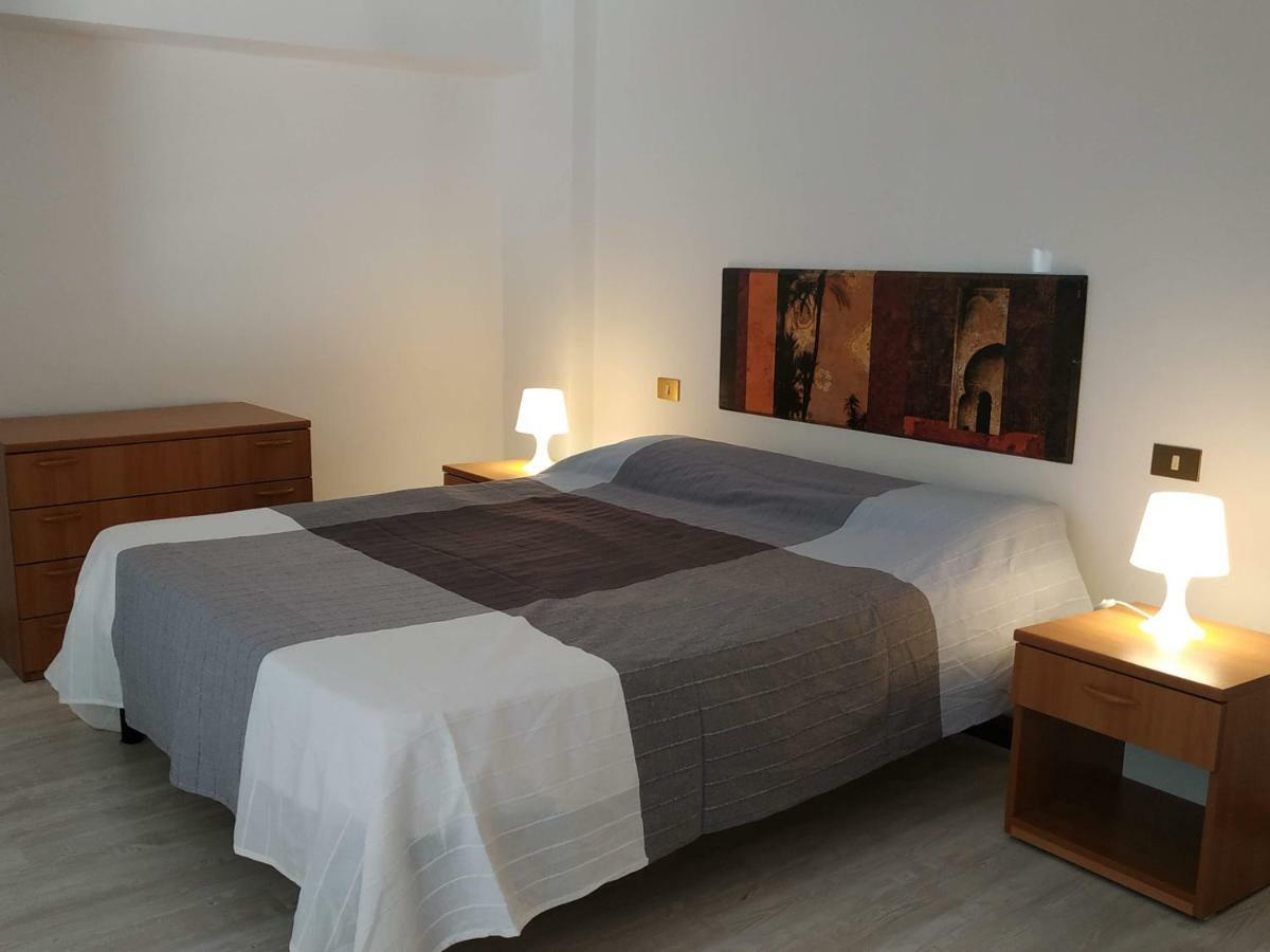 קאסטלמארה דל גולפו Marina Blu Rooms מראה חיצוני תמונה